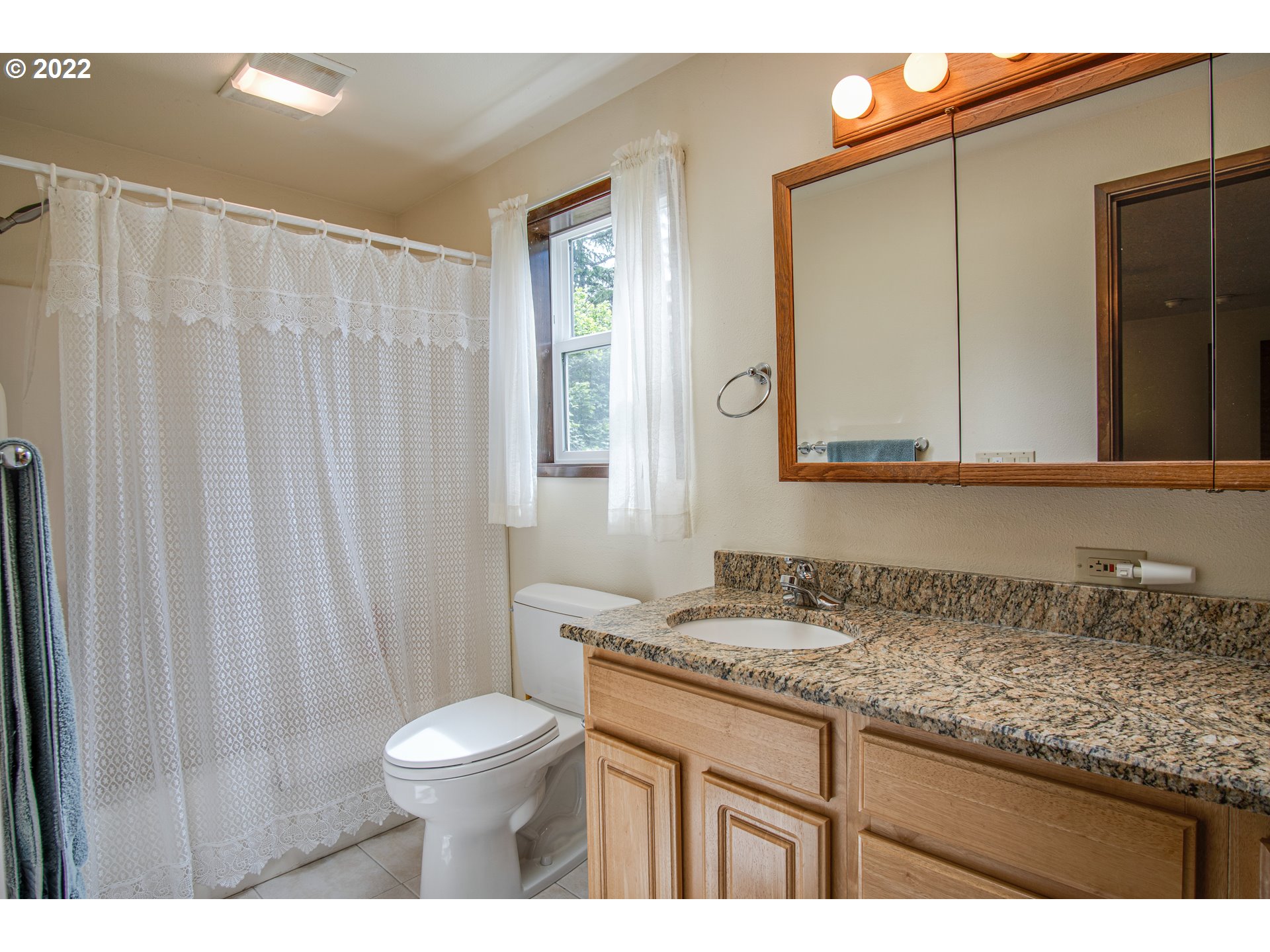 4910 Southwest Comus Street Portland, OR 97219 - Photo 17 of 32 Gallery Image 17