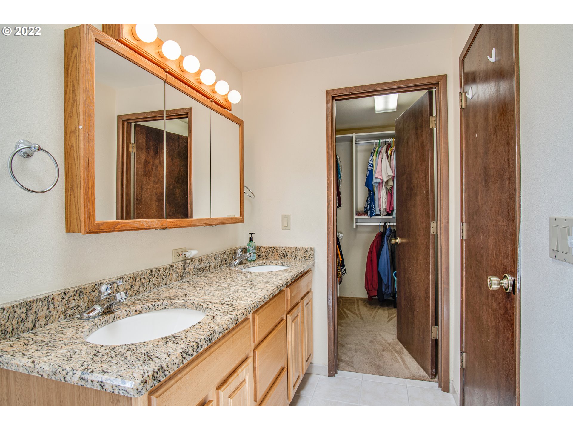 4910 Southwest Comus Street Portland, OR 97219 - Photo 18 of 32 Gallery Image 18