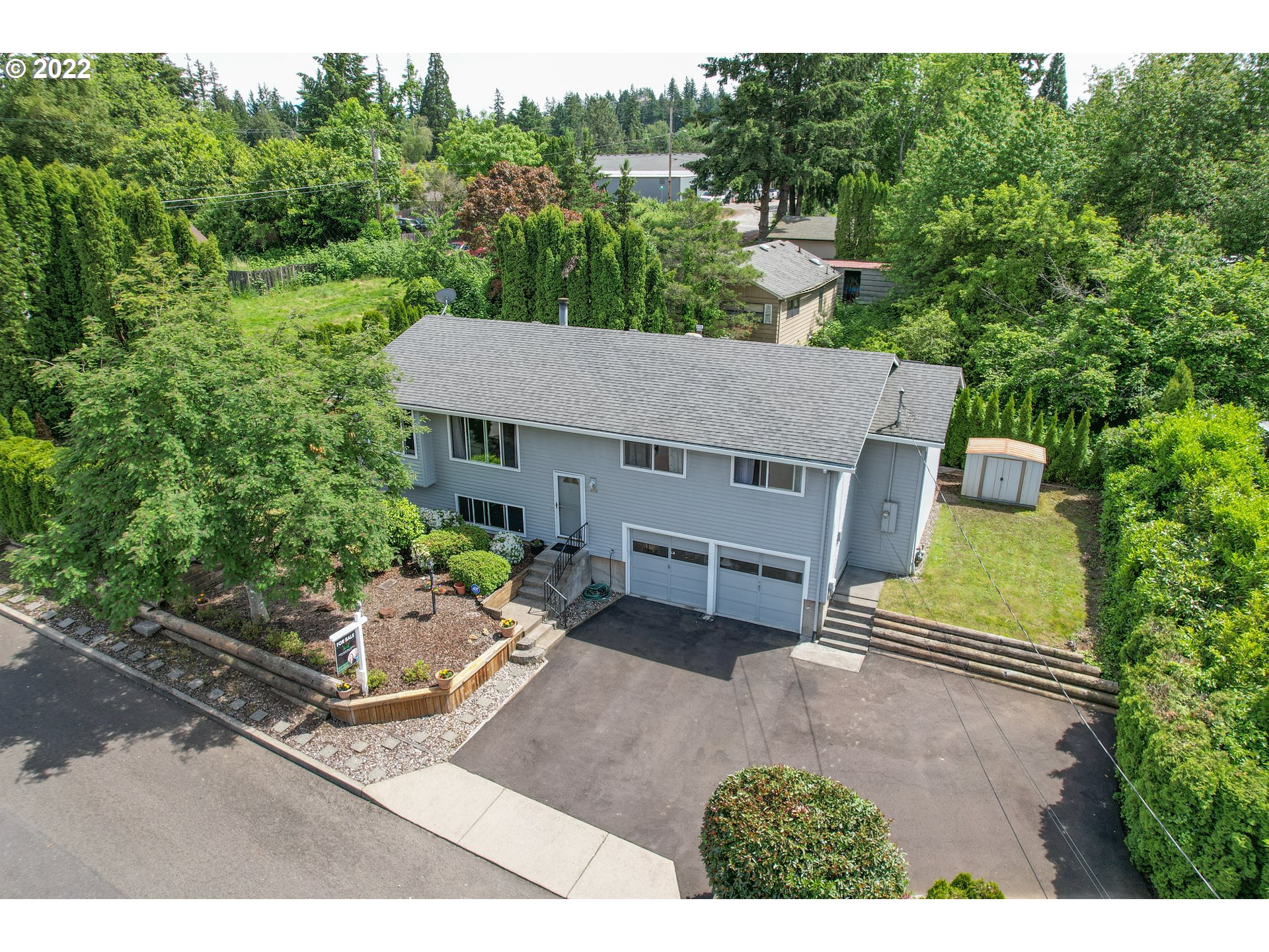 4910 Southwest Comus Street Portland, OR 97219 - Photo 2 of 32 Gallery Image 2