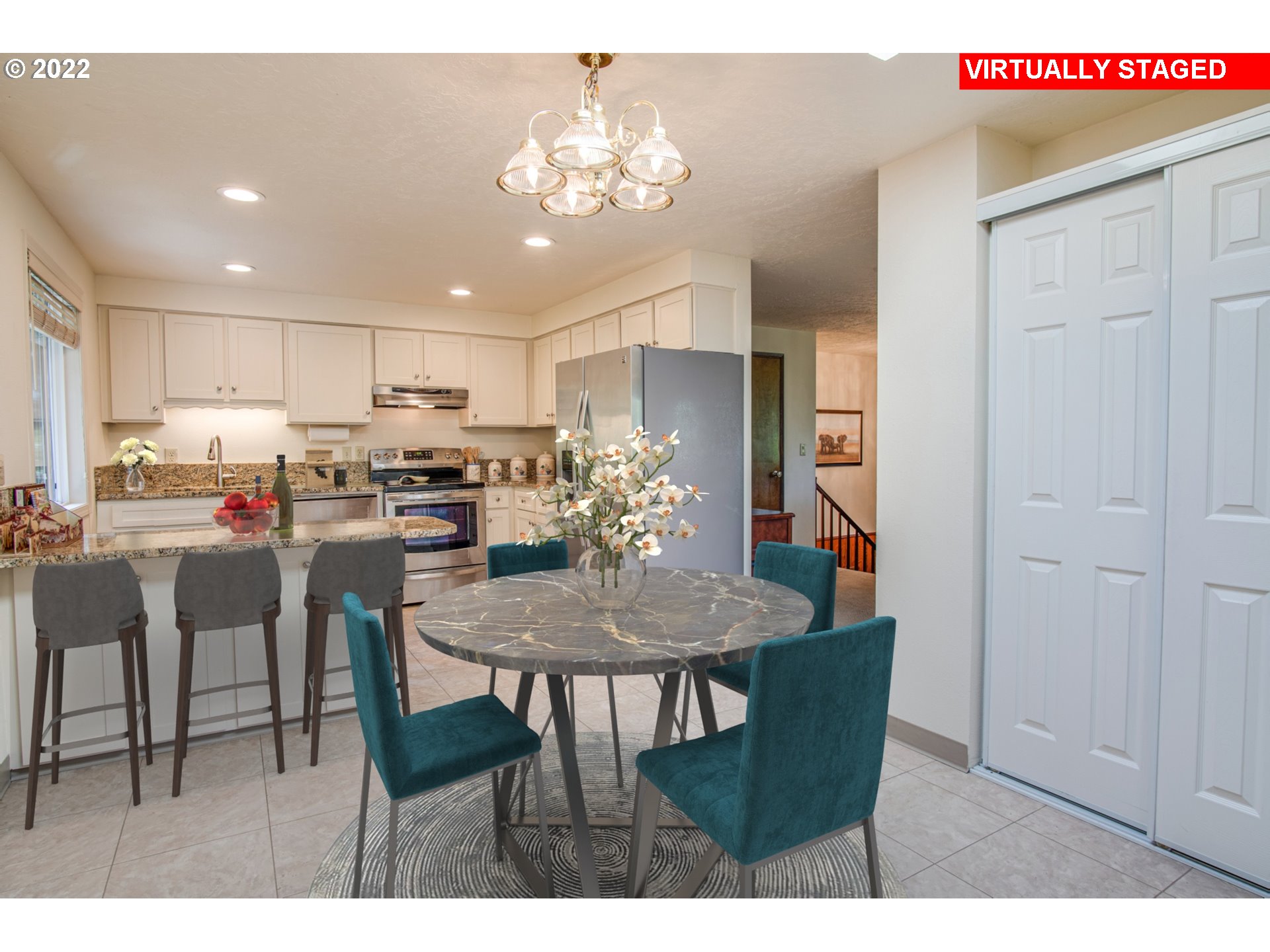 4910 Southwest Comus Street Portland, OR 97219 - Photo 9 of 32 Gallery Image 9