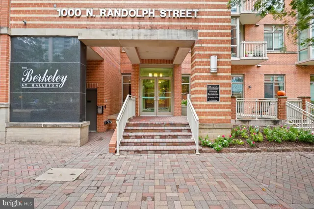 $414,000 | 1000 North Randolph Street, Unit 806, Arlington, VA 22201