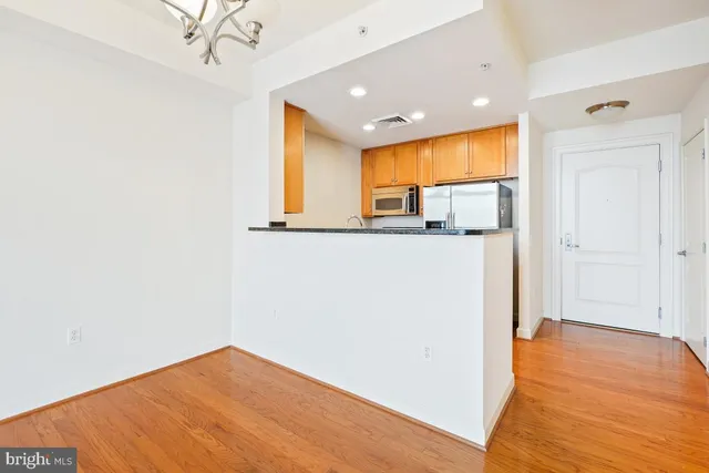 $414,000 | 1000 North Randolph Street, Unit 806, Arlington, VA 22201