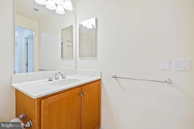 $414,000 | 1000 North Randolph Street, Unit 806, Arlington, VA 22201