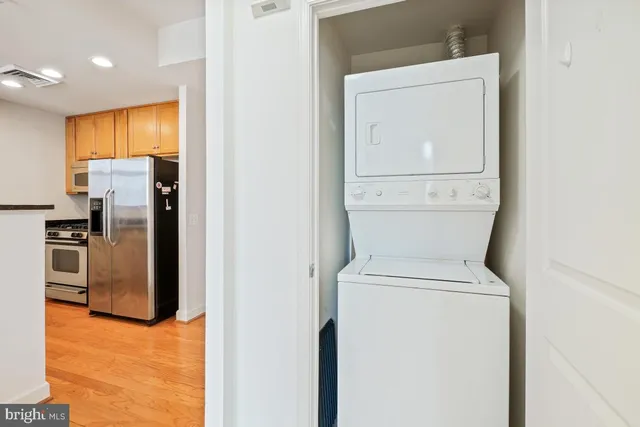 $414,000 | 1000 North Randolph Street, Unit 806, Arlington, VA 22201