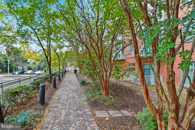 $414,000 | 1000 North Randolph Street, Unit 806, Arlington, VA 22201