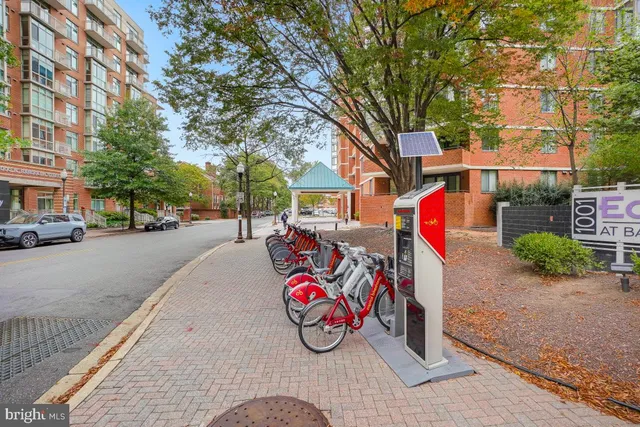 $414,000 | 1000 North Randolph Street, Unit 806, Arlington, VA 22201
