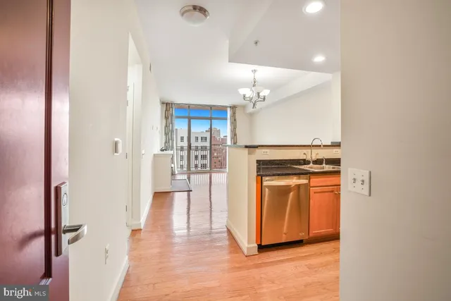 $414,000 | 1000 North Randolph Street, Unit 806, Arlington, VA 22201