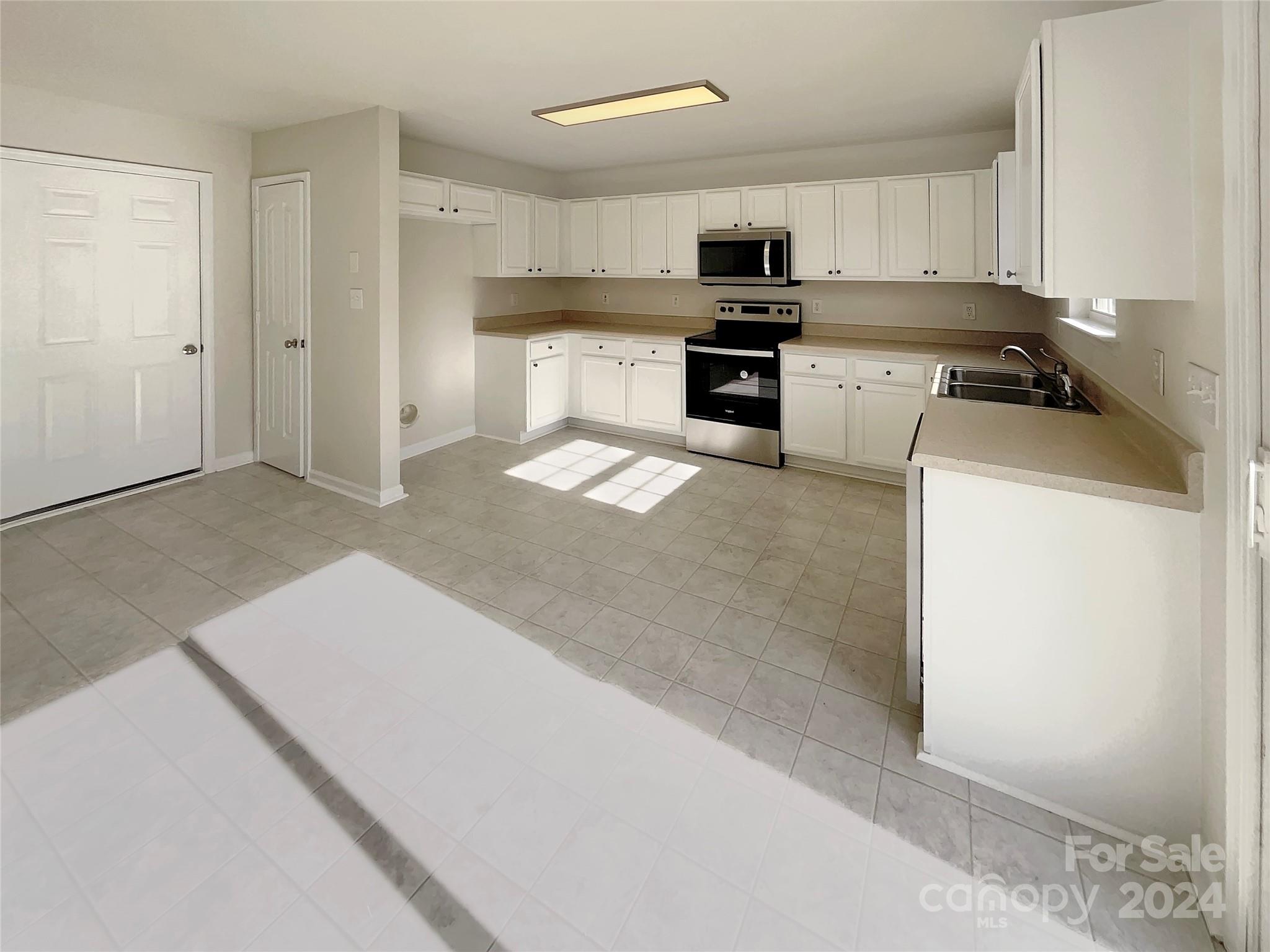 726 Overlook Road Lowell, NC 28098 - Photo 12 of 19 Gallery Image 12