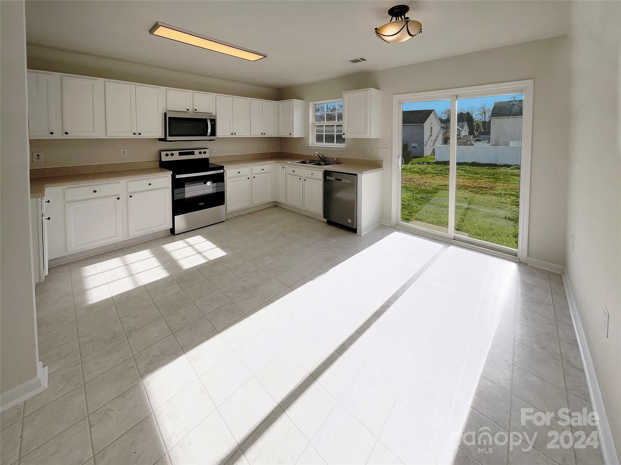 726 Overlook Road Lowell, NC 28098 - Photo 6 of 19 Gallery Image 6