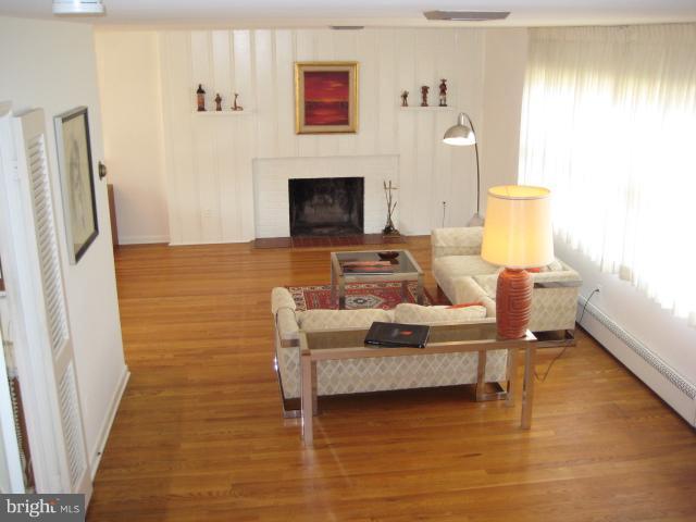 3622 Ligon Road Ellicott City, MD 21042 - Photo 4 of 30 Living Room