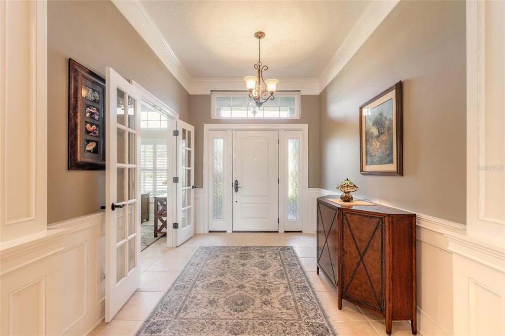10915 Ledgement Lane Windermere, FL 34786 - Photo 6 of 60 a spacious bathroom with a sink and a mirror