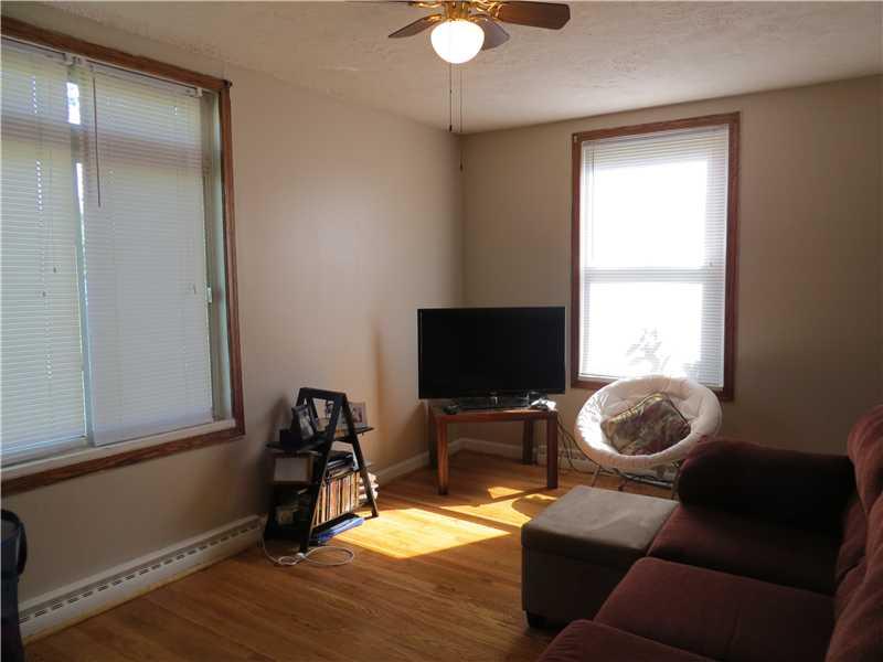196 Foxwood Road Coraopolis, PA 15108 - Photo 6 of 7 Living Room.