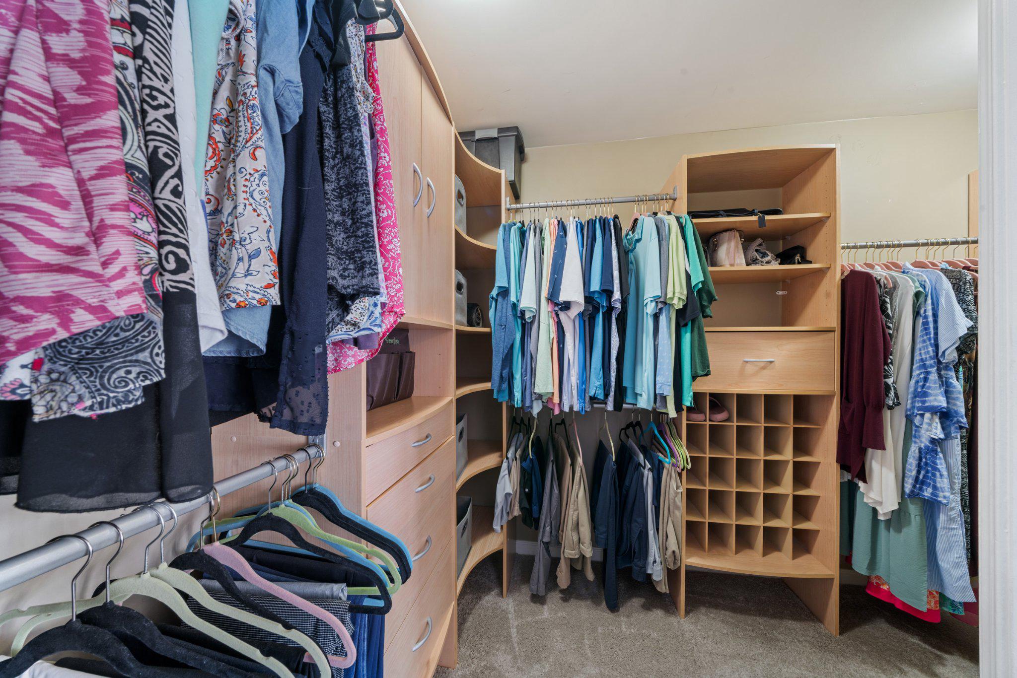 13916 Lullaby Road Germantown, MD 20874 - Photo 21 of 45 Primary walk-in closet on upper level.
