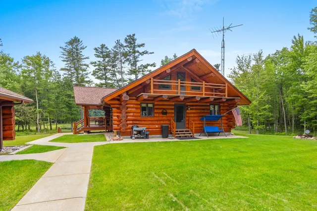 $2,450,000 | N10226 County Road 356, Daggett, MI 49821
