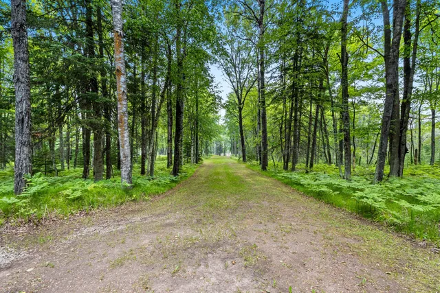 $2,450,000 | N10226 County Road 356, Daggett, MI 49821