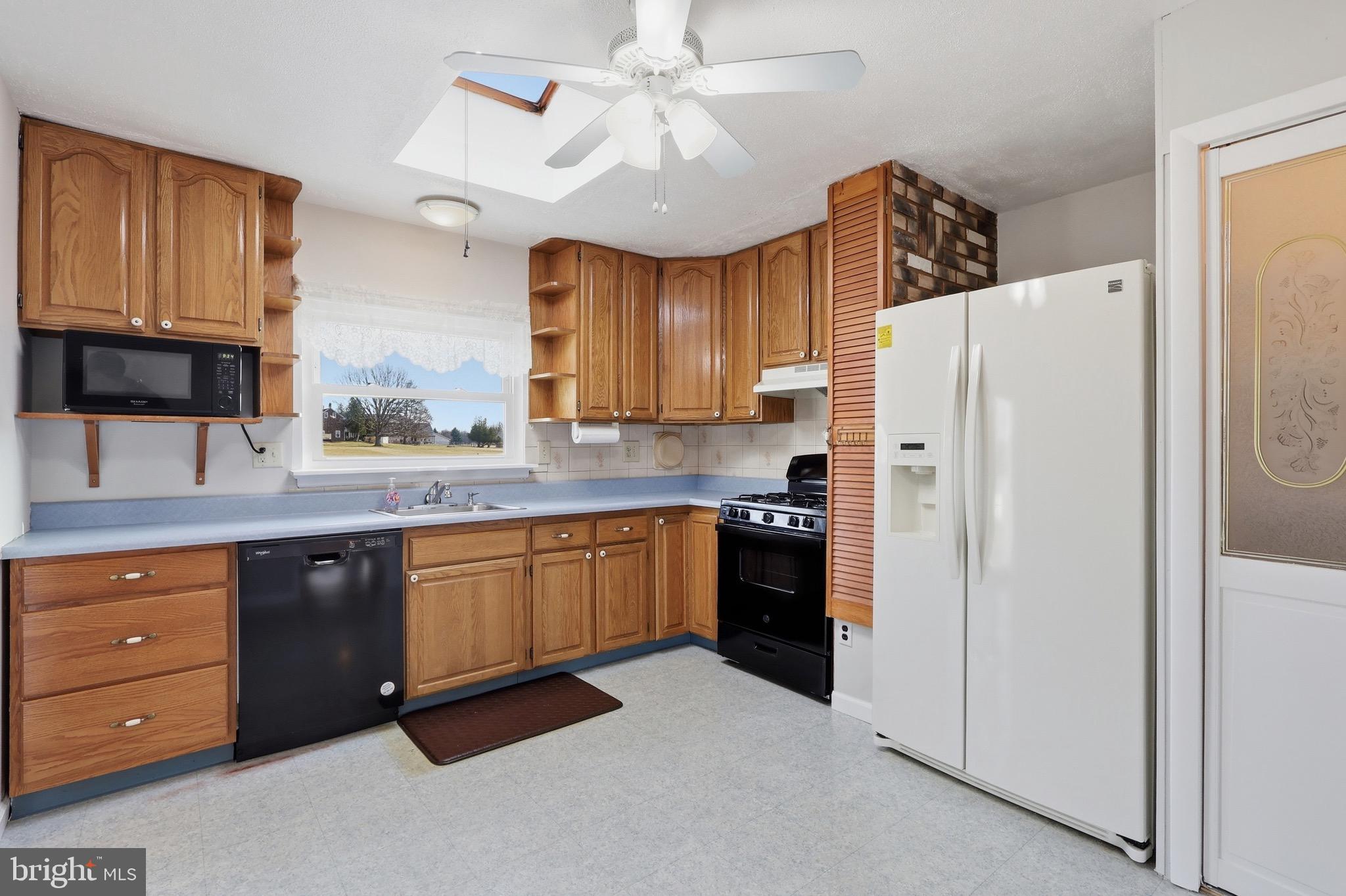 403 Byron Road Warminster, PA 18974 - Photo 19 of 76 Eat-In Kitchen complete with a skylight