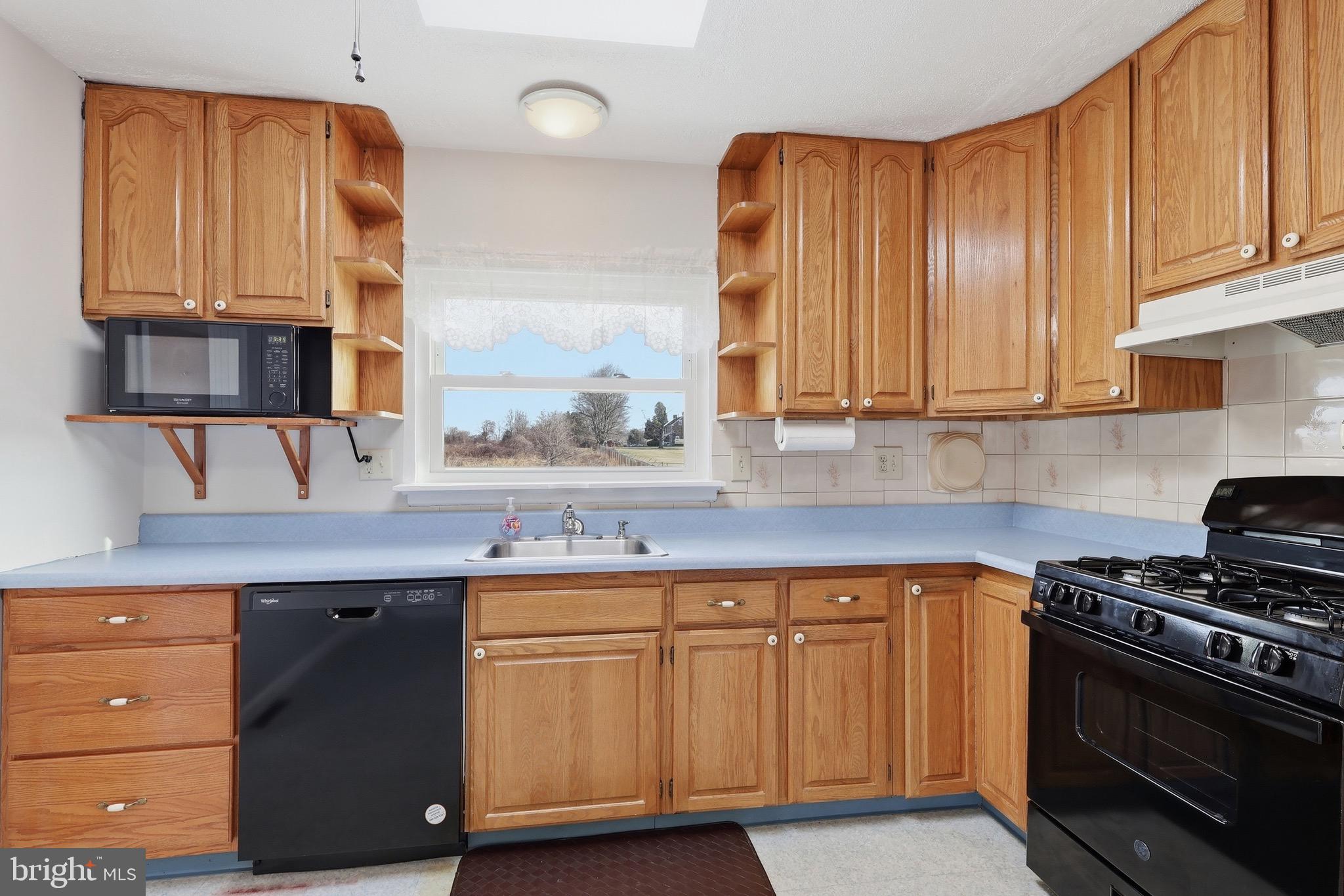 403 Byron Road Warminster, PA 18974 - Photo 20 of 76 Microwave, range, dishwasher included
