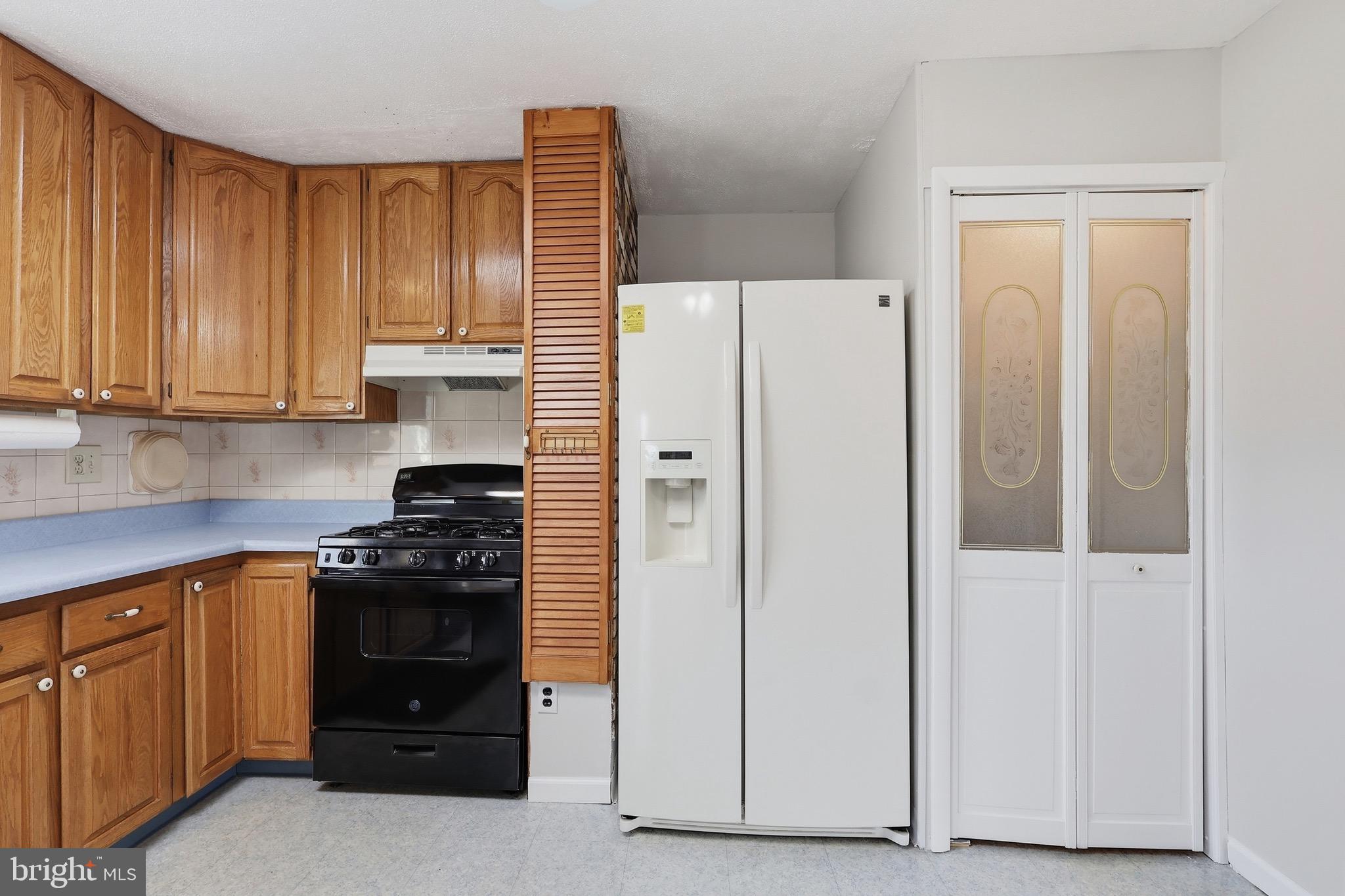 403 Byron Road Warminster, PA 18974 - Photo 21 of 76 Refrigerator included