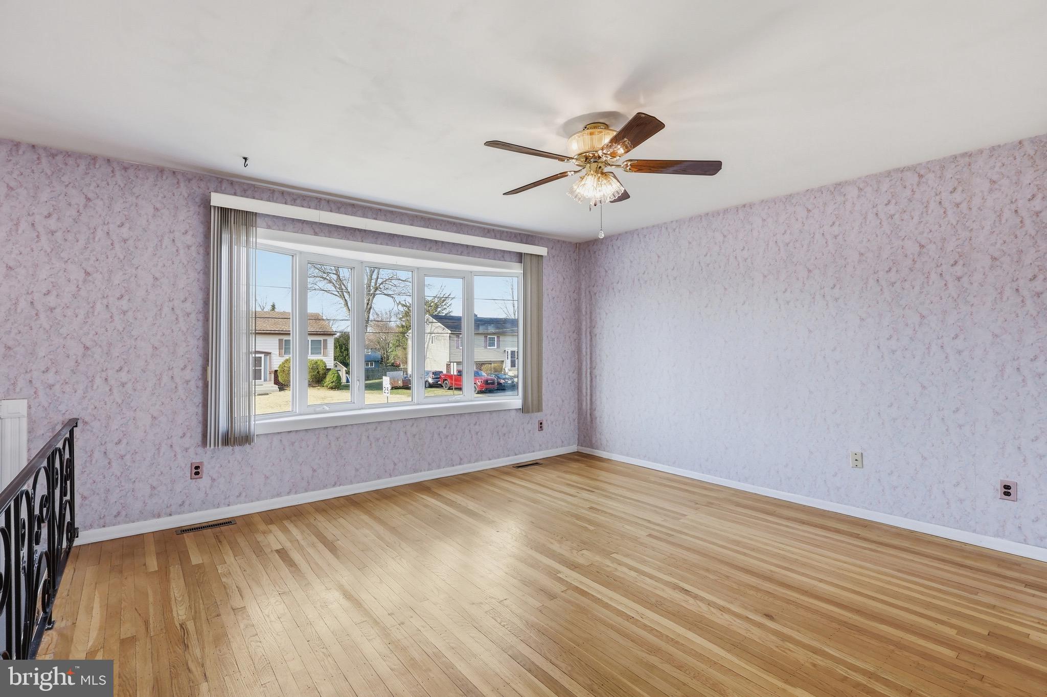 403 Byron Road Warminster, PA 18974 - Photo 8 of 76 Living Room