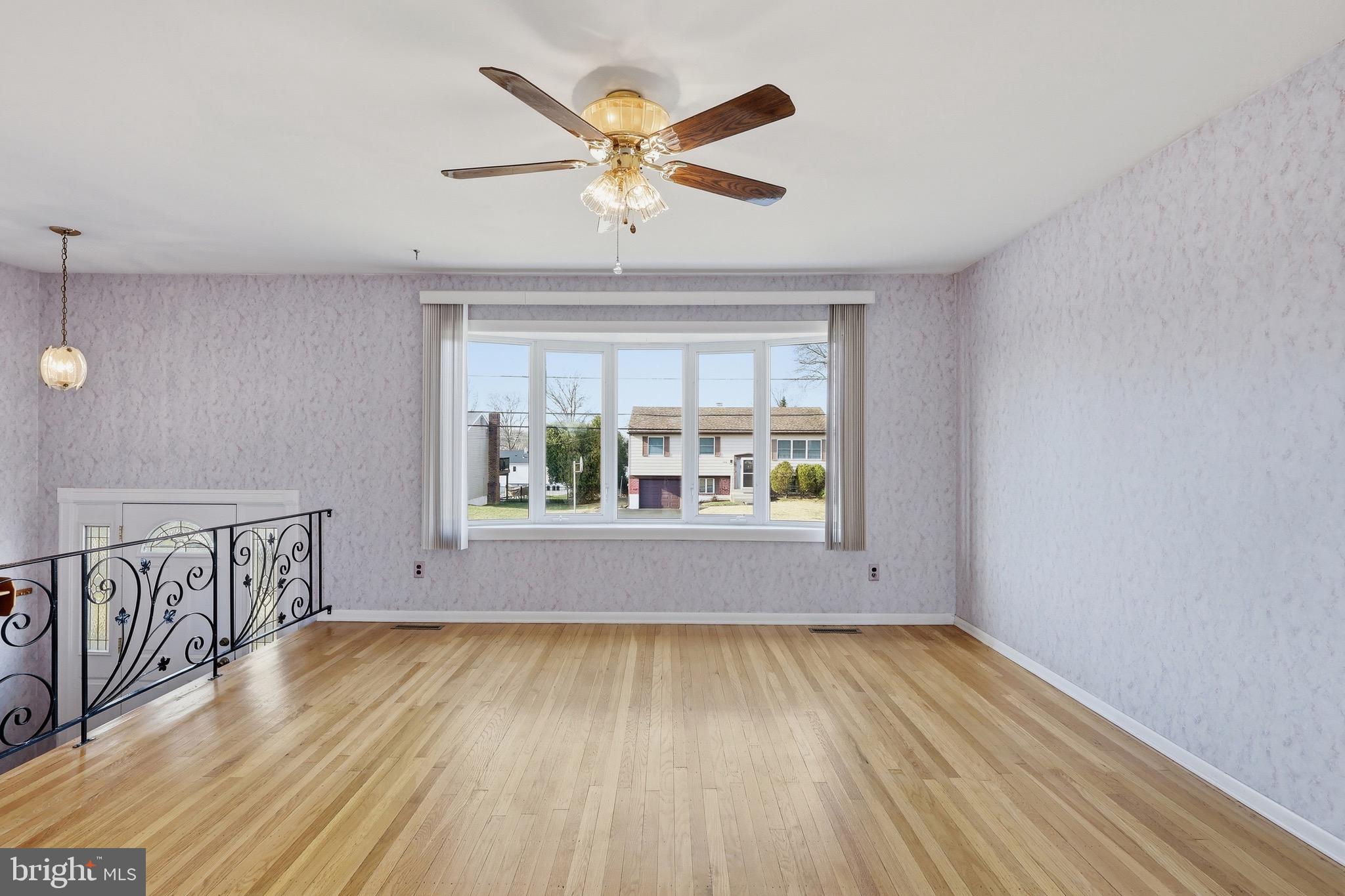 403 Byron Road Warminster, PA 18974 - Photo 10 of 76 Living Room