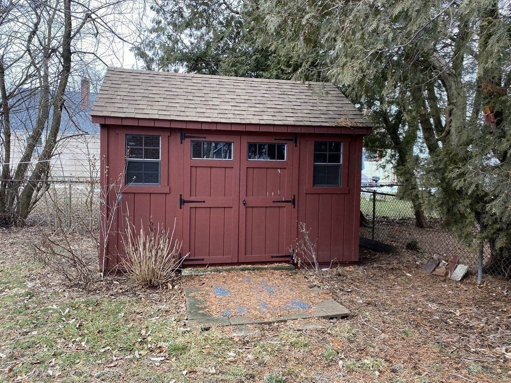 68 Eloise Street Springfield, MA 01118 - Photo 30 of 33