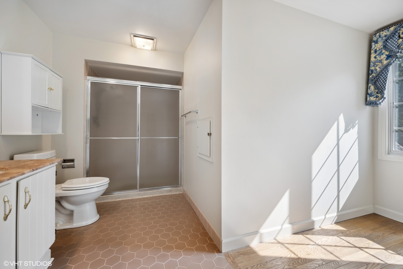 1100 Turicum Road Lake Forest, IL 60045 - Photo 28 of 38 a bathroom with a toilet and a shower