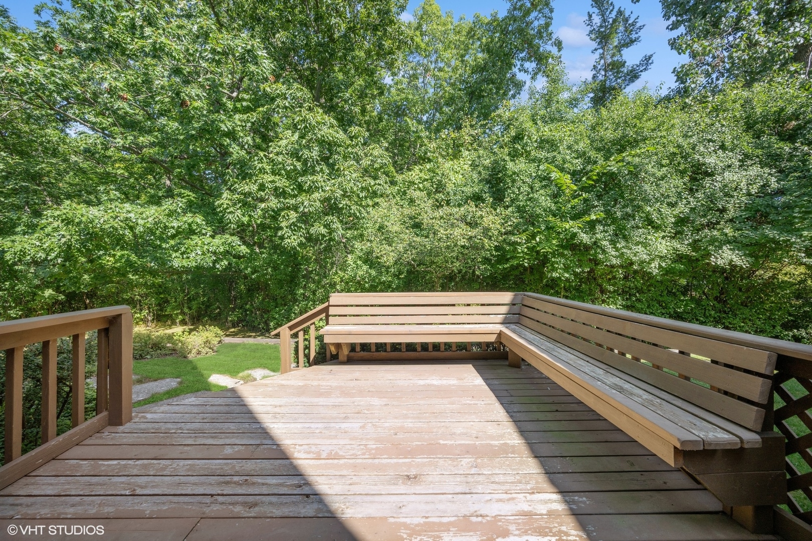1100 Turicum Road Lake Forest, IL 60045 - Photo 30 of 38 a view of balcony with wooden floor and fence