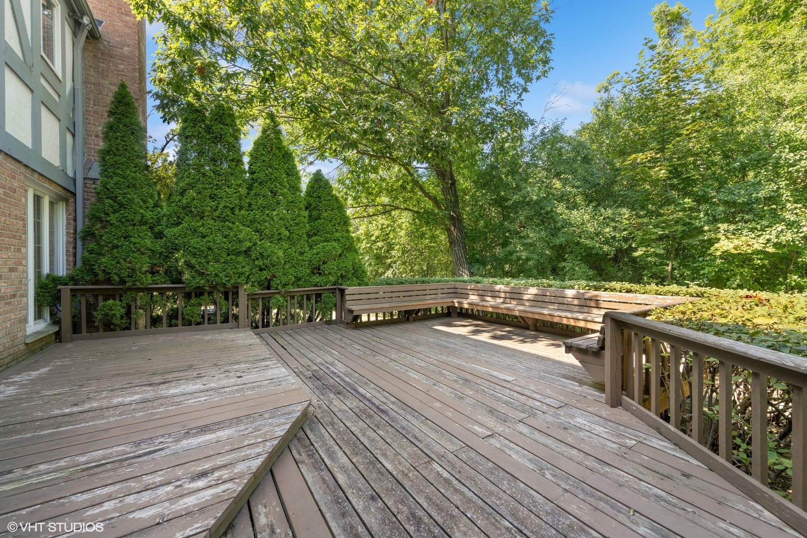 1100 Turicum Road Lake Forest, IL 60045 - Photo 31 of 38 a view of balcony with wooden floor and fence
