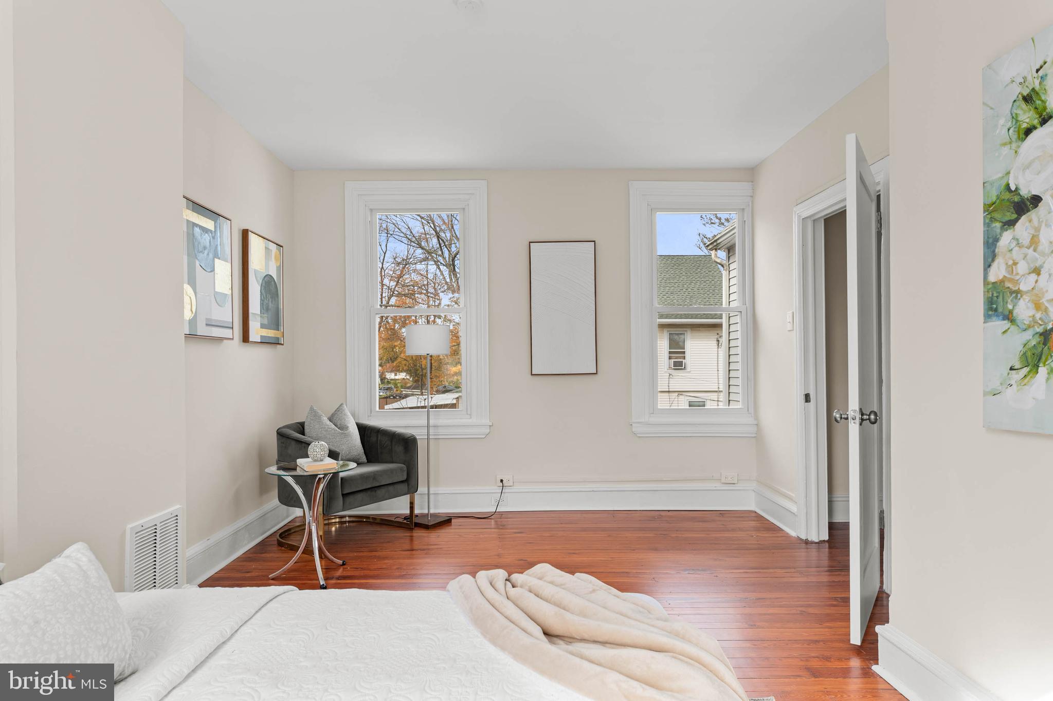 115 President Avenue Rutledge, PA 19070 - Photo 17 of 34 a living room with furniture and a wooden floor