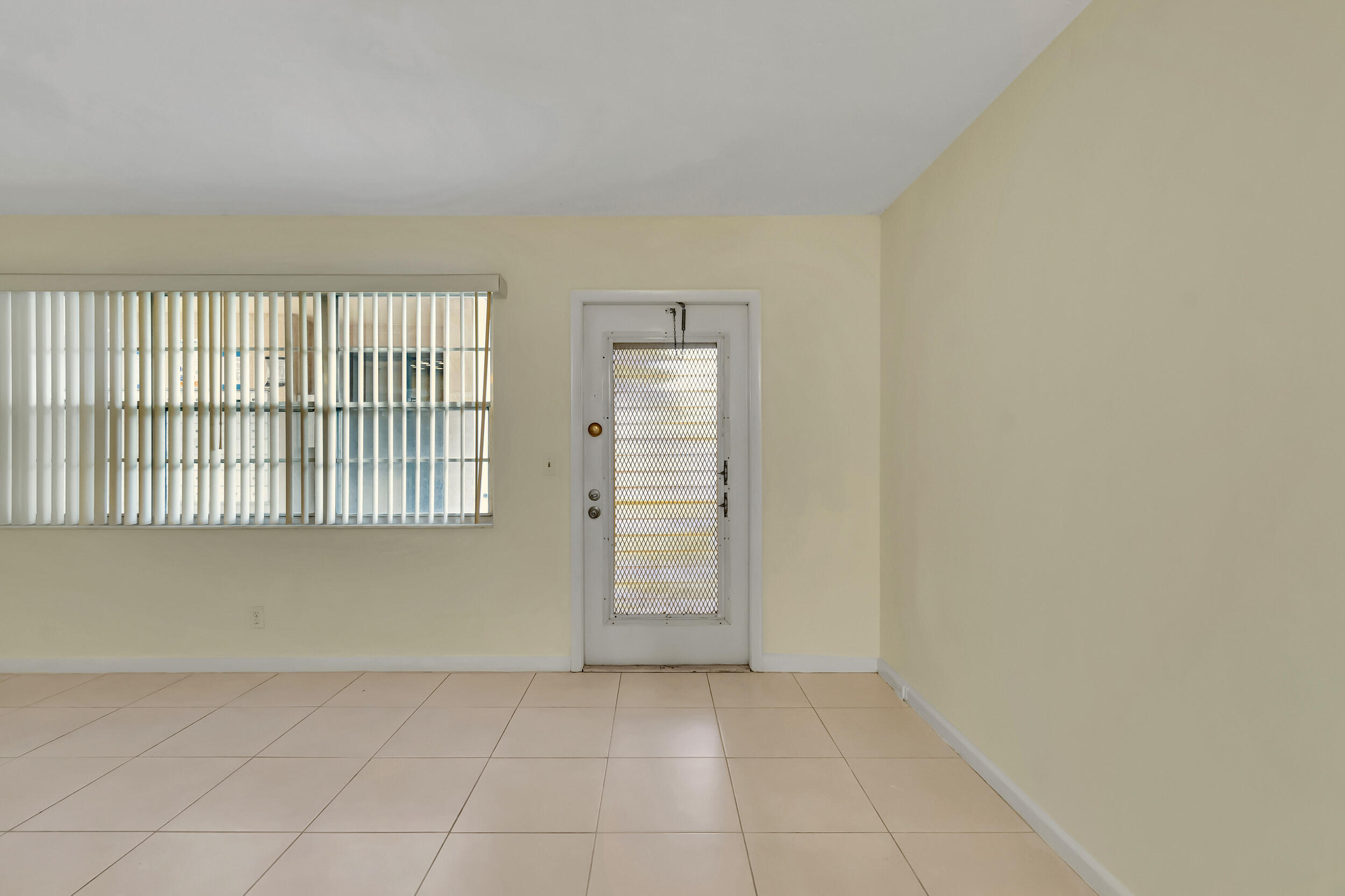1091 Wolverton East Boca Raton, FL 33434 - Photo 12 of 42 09_dsc_5699