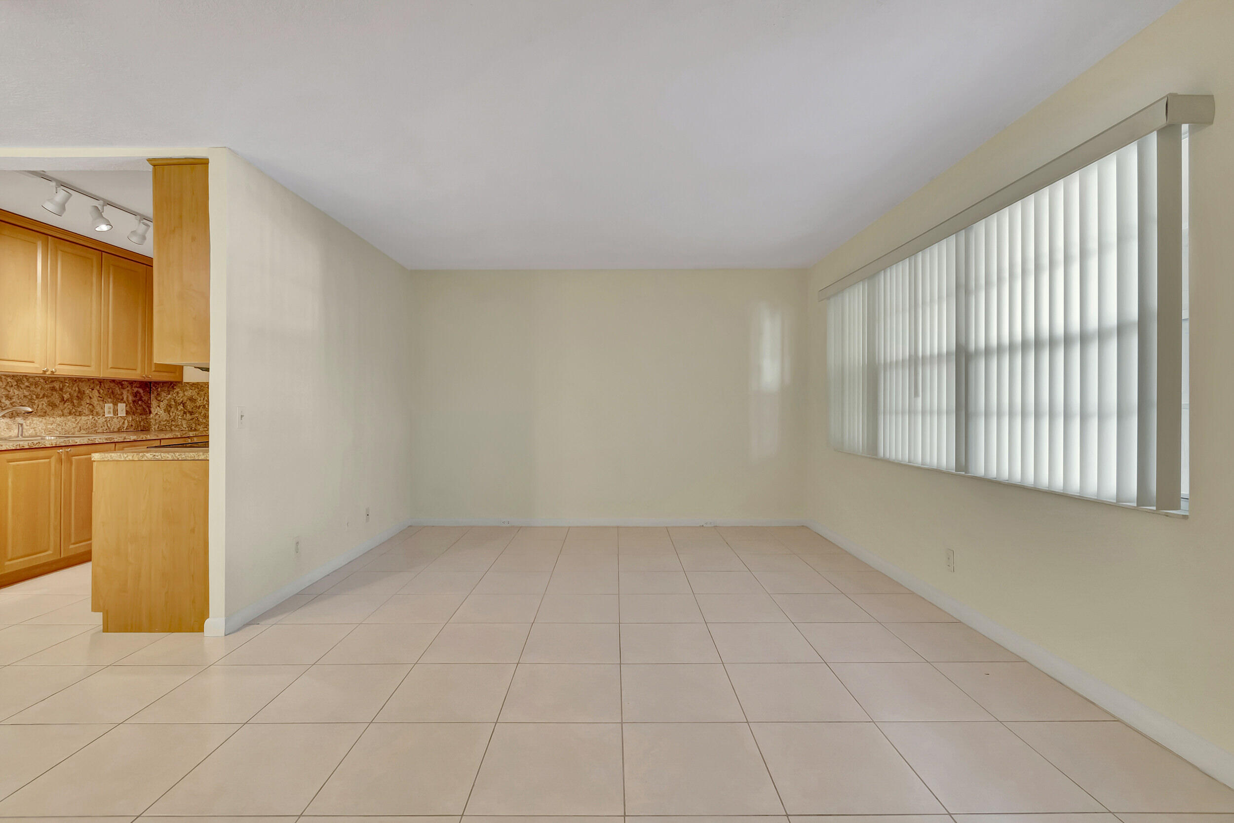 1091 Wolverton East Boca Raton, FL 33434 - Photo 15 of 42 15_dsc_5744