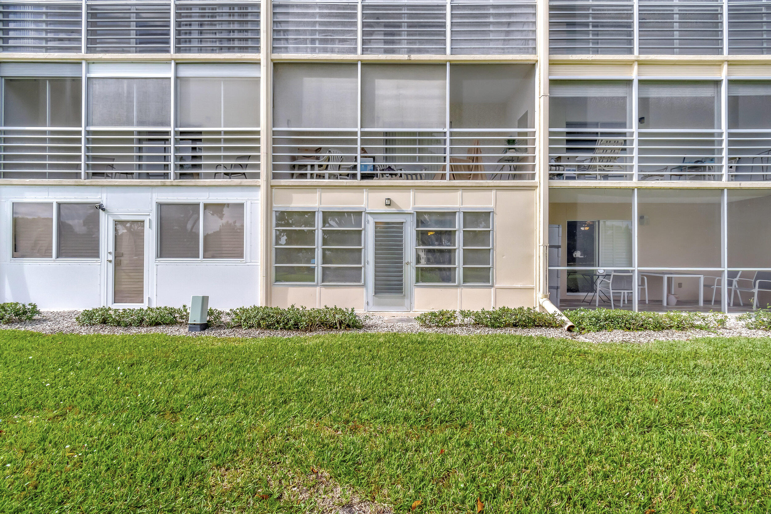 1091 Wolverton East Boca Raton, FL 33434 - Photo 33 of 42 34_dsc_5861
