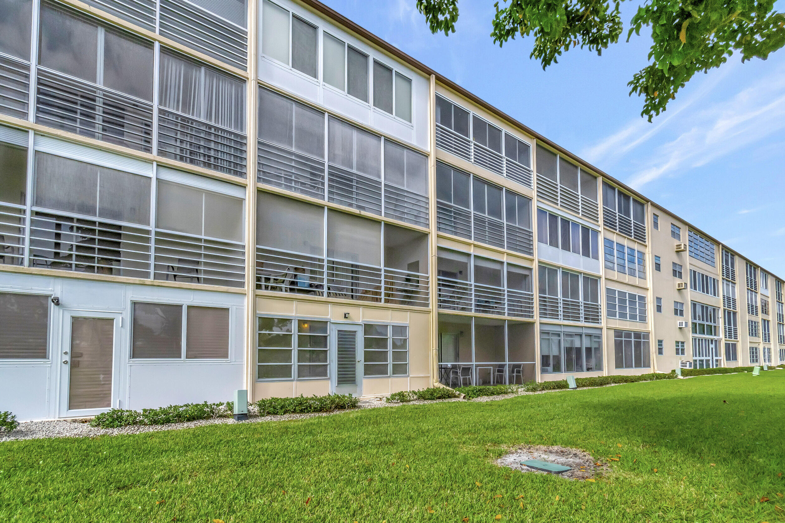 1091 Wolverton East Boca Raton, FL 33434 - Photo 34 of 42 35_dsc_5866