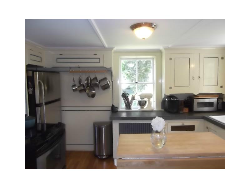 11 Hillside Road Bristol, RI 02809 - Photo 6 of 11 Kitchen.