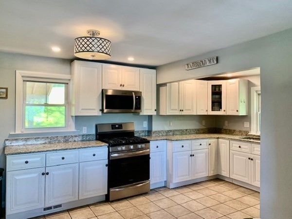 13 Woodland Road Wakefield, MA 01880 - Photo 4 of 18 Gallery Image 4