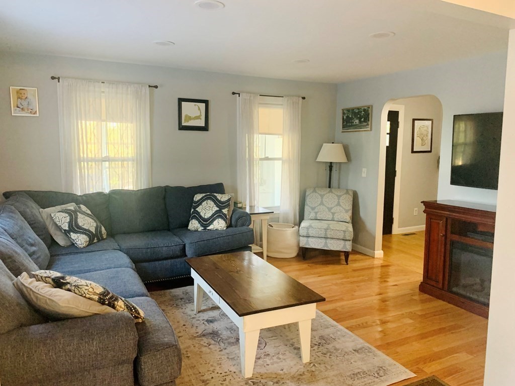 13 Woodland Road Wakefield, MA 01880 - Photo 8 of 18 Gallery Image 8