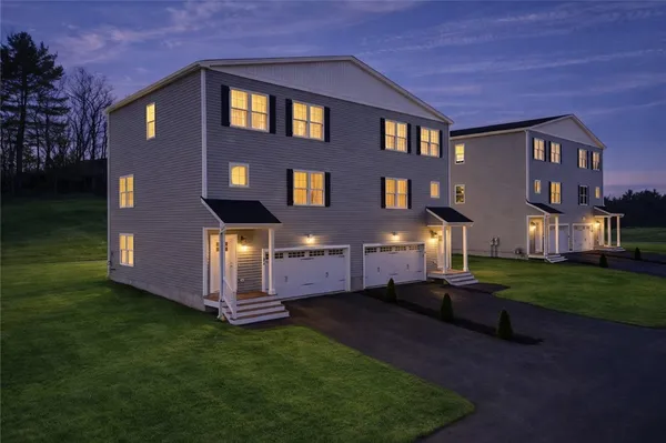 $649,500 | 2 Old County Vlg Way, Unit A, Smithfield, RI 02917