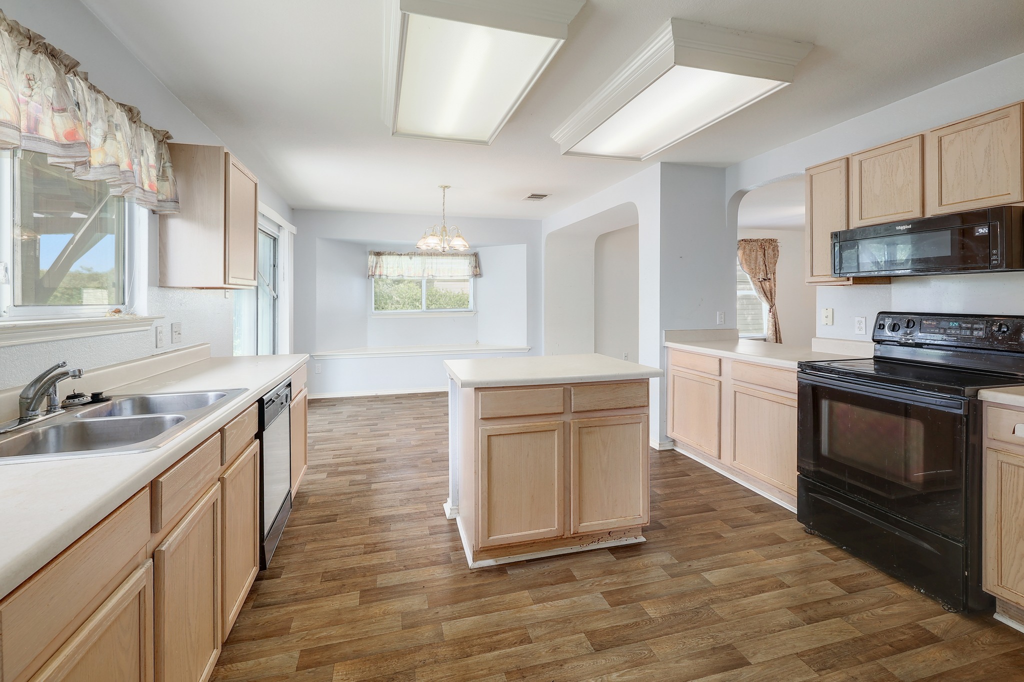 1621 Apollo Circle Round Rock, TX 78664 - Photo 11 of 27