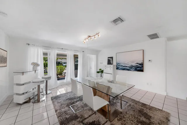 $7,495 | 220 Southeast 2nd Avenue, Pompano Beach, FL 33060