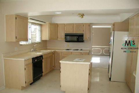 1073 Canterbury Road Grosse Pointe, MI 48236 - Photo 5 of 9 809523-4.JPG
