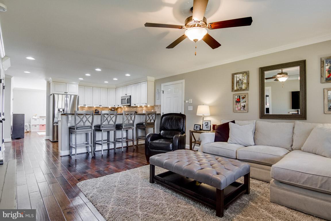9285 Elk Run Road Catlett, VA 20119 - Photo 11 of 30 Living Room