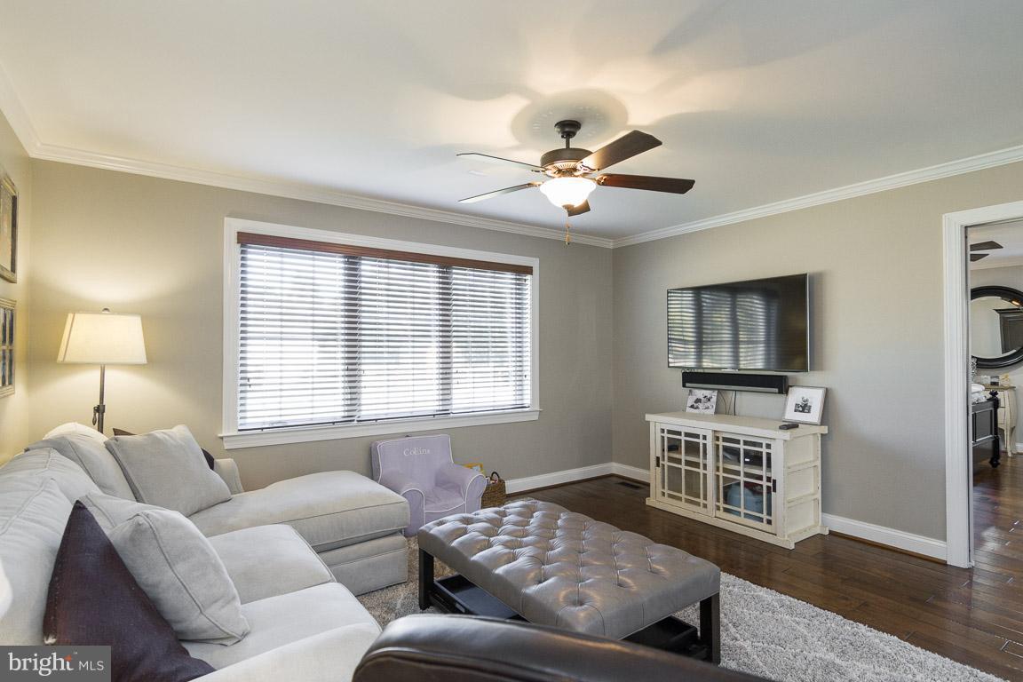 9285 Elk Run Road Catlett, VA 20119 - Photo 12 of 30 Living Room