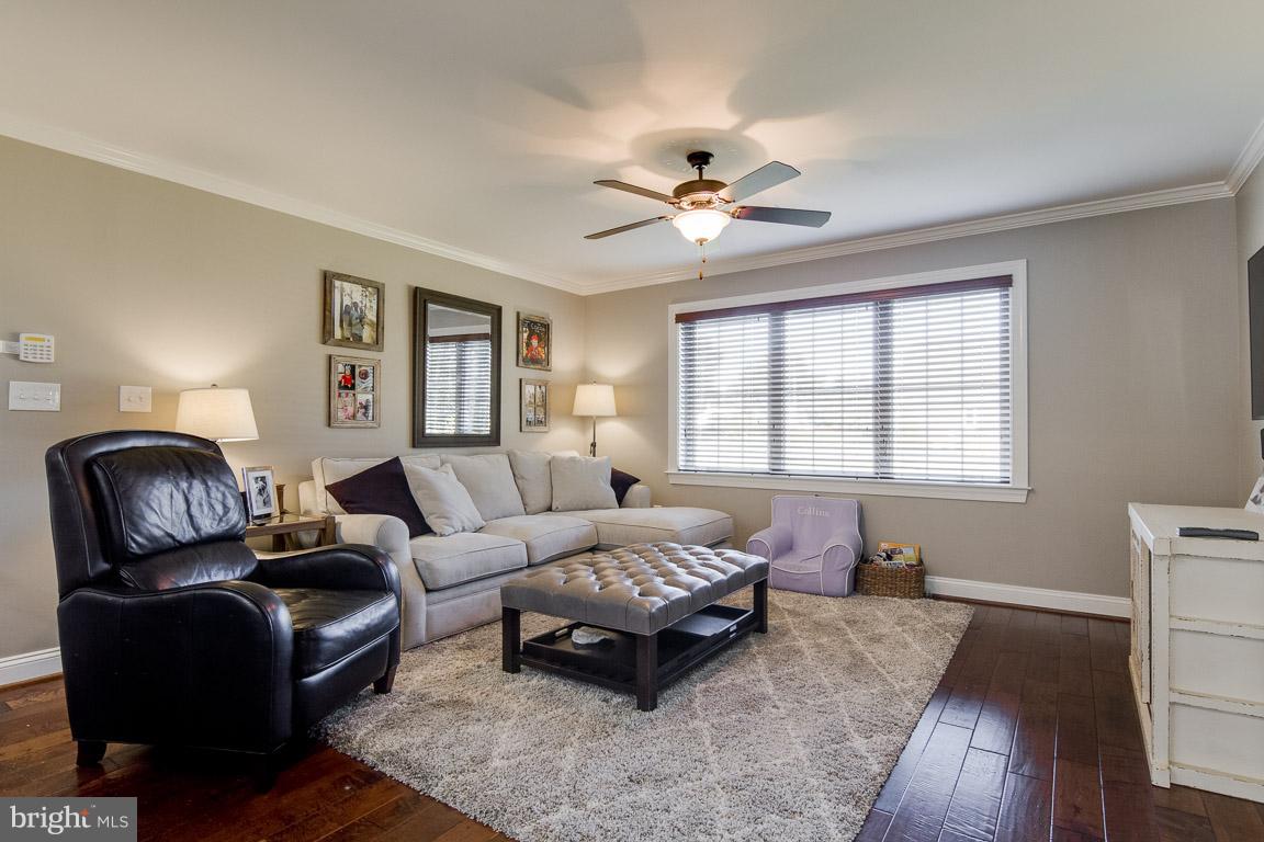9285 Elk Run Road Catlett, VA 20119 - Photo 10 of 30 Living Room