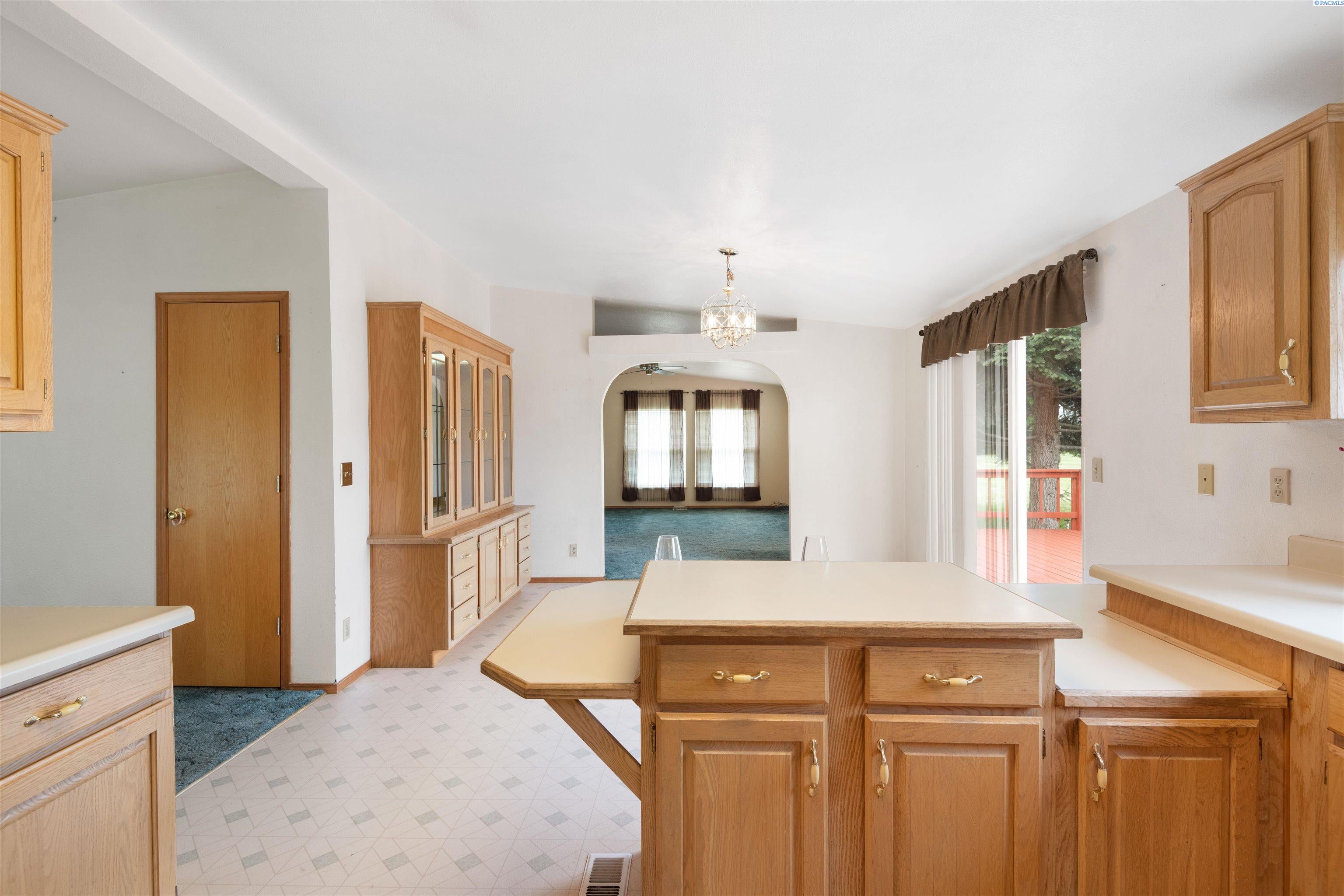 58903 Demoss Road Benton City, WA 99320 - Photo 10 of 45 Gallery Image 10