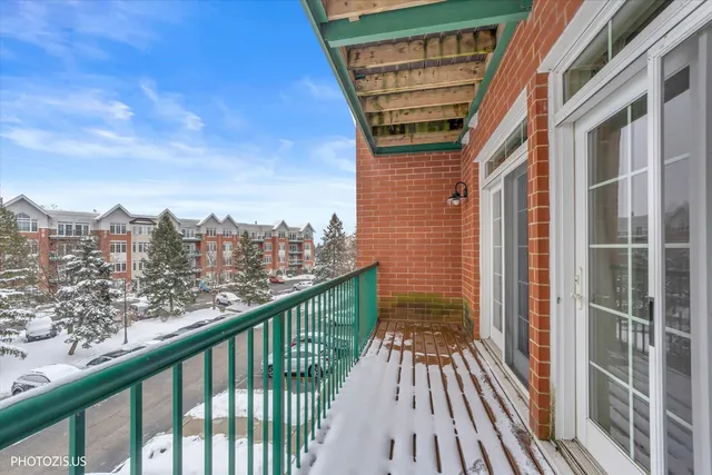 $429,900 | 640 McHenry Road, Unit 301, Wheeling, IL 60090