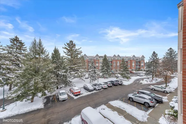 $429,900 | 640 McHenry Road, Unit 301, Wheeling, IL 60090