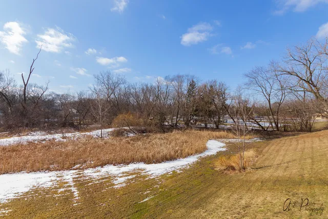 $429,900 | 640 McHenry Road, Unit 301, Wheeling, IL 60090