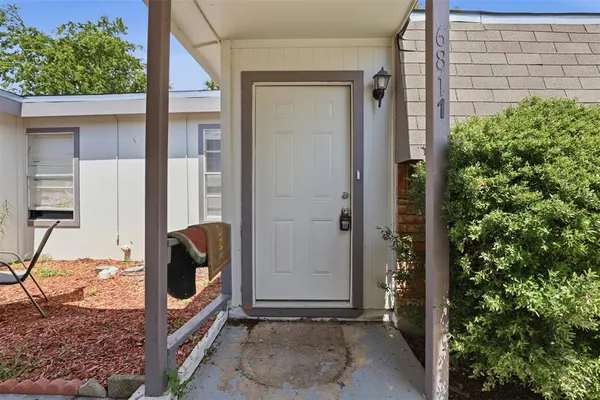 $1,550 | 6811 Trail Lake Drive, Fort Worth, TX 76133