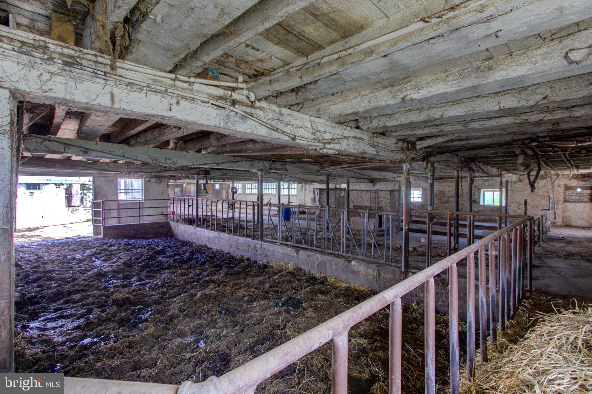 494 Compass Road Gap, PA 17527 - Photo 32 of 127 Bank Barn
