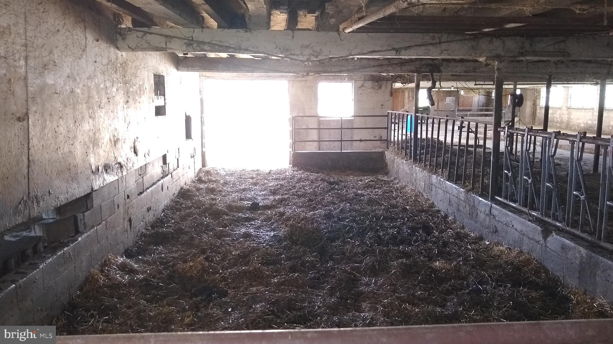 494 Compass Road Gap, PA 17527 - Photo 39 of 127 Bank Barn